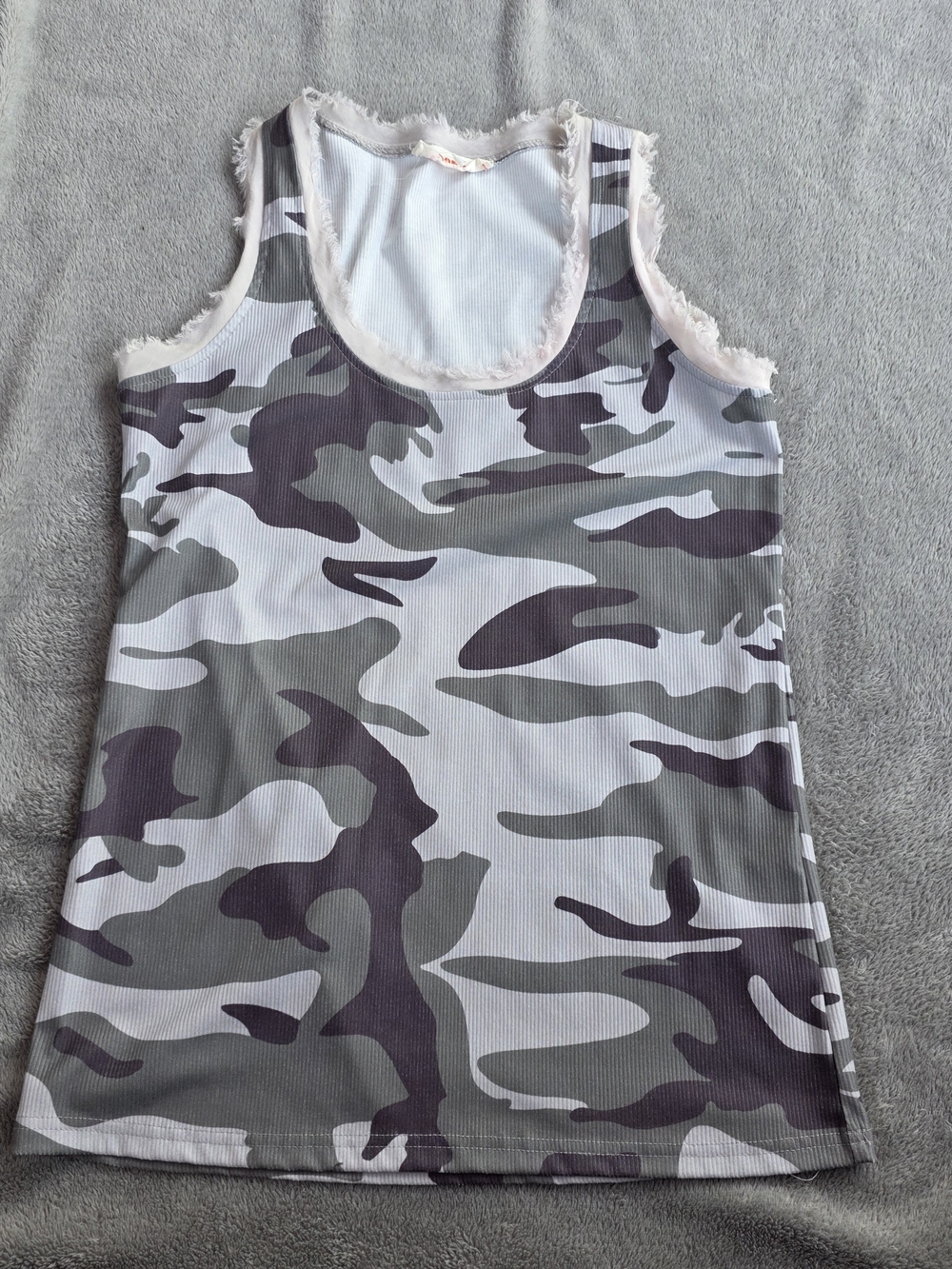 Mazik Camo Ribbed Tank Top Size Small Frayed Trim Stretchy Y2K